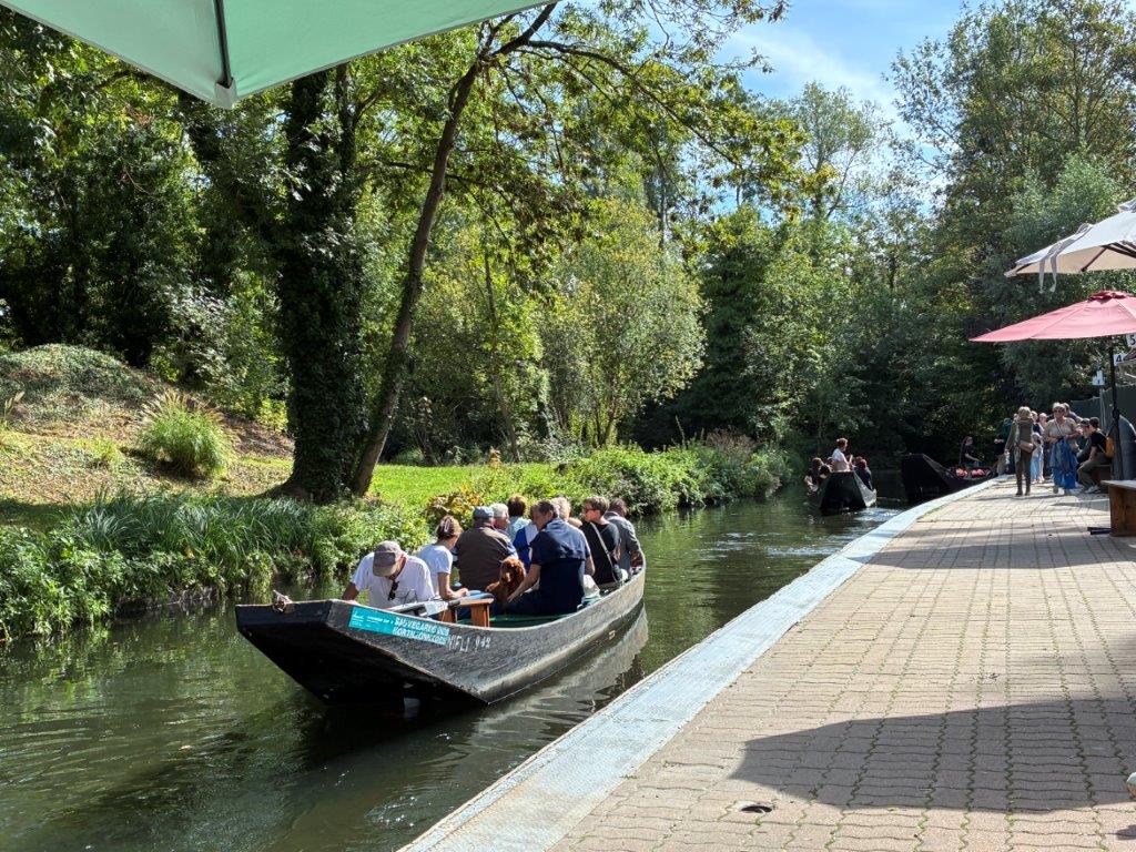 Boat tour in Les Hortillionnages, Amiens