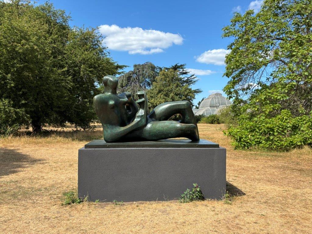 Henry Moore Reclining Mother and Child, Kew Gardens
